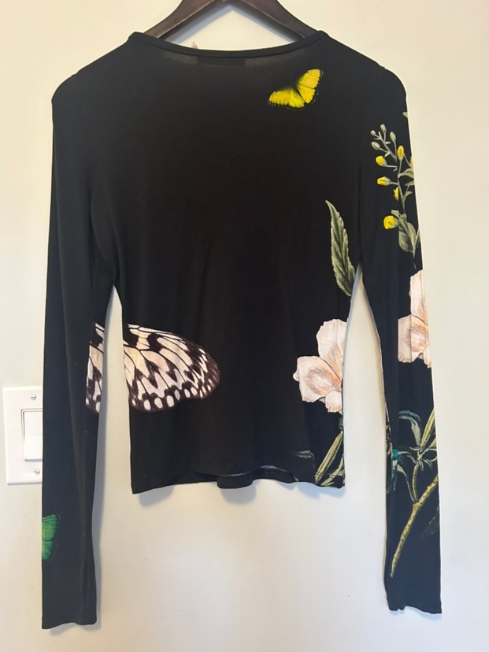 Alice + Olivia Delaina Long Sleeve Top In Essential Floral size M - Picture 9 of 14